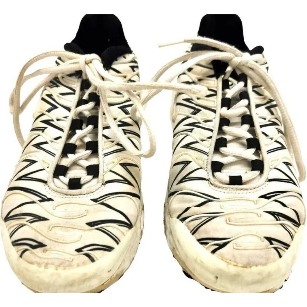 Nike Air Max Plus Tuned White Shark Print Sneakers men's 7 women's 9